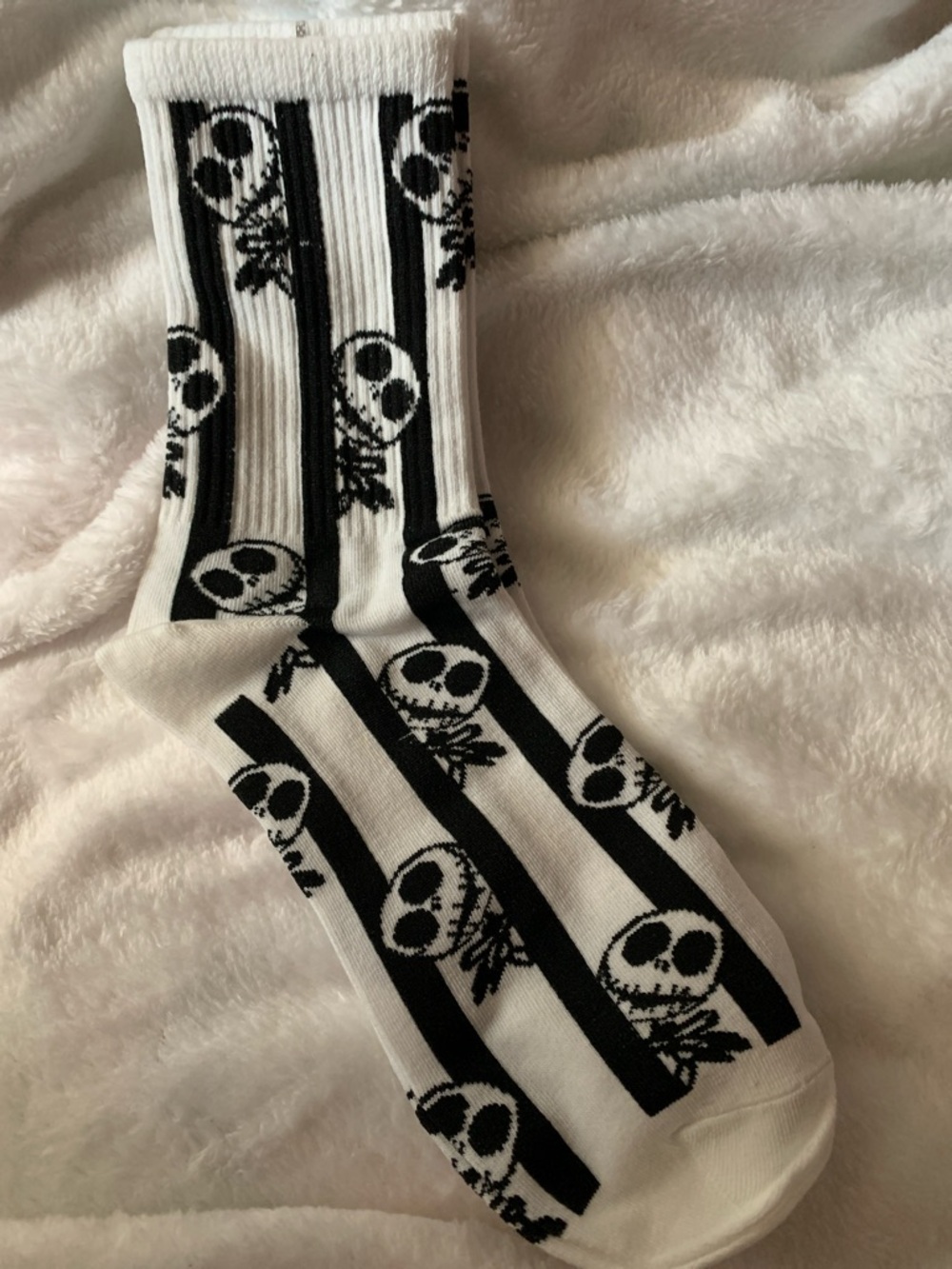 White & Black Skull Stripe Crew Socks - Men